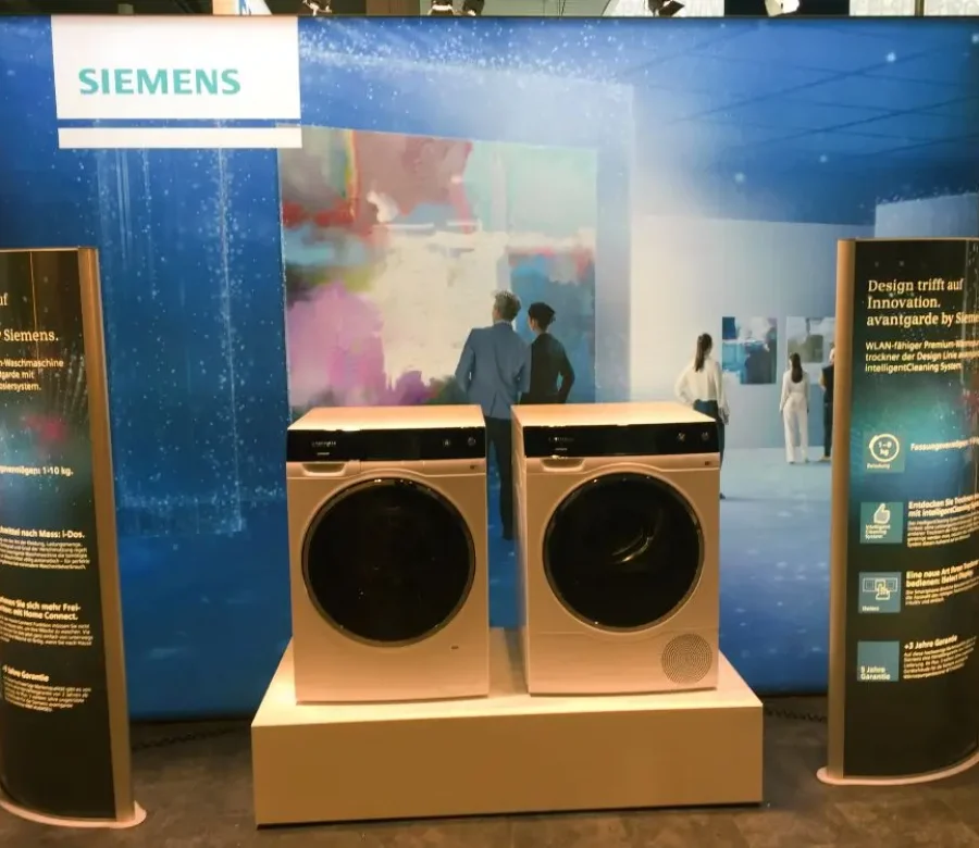 POS-Werbung Siemens Messestand mit Waschmaschinen